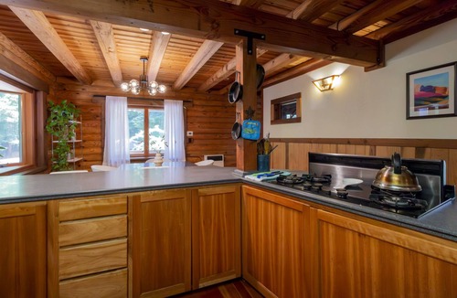 Albion House | Beautiful Log Cabin on 5 Acres with Gardens, Hot Tub, & Sauna