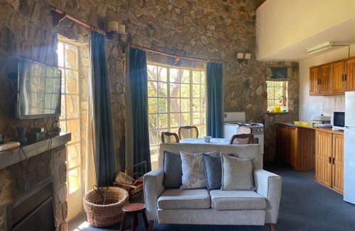 Juliasdale Apartment | Beautiful round shaped cottage - 2094