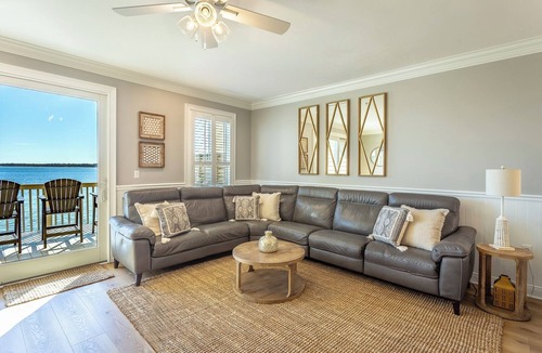 Panacea House | Beautiful Waterfront, Pool, Private Hot Tub, Golf Cart, Kayaks, Bikes & Tennis