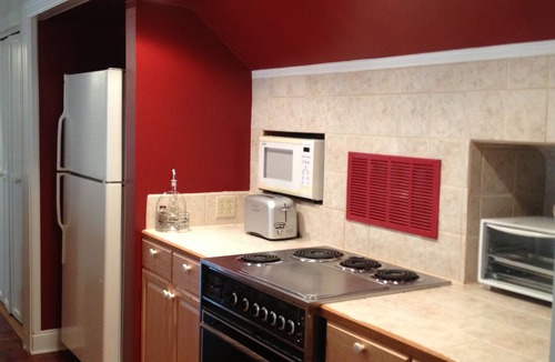 Greensboro Cottage | Beautifully extra large,1700sq ft., one bedroom 1.5 bath cottage/timber views