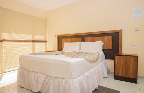 Victoria Falls Bed & Breakfast | Bethel Lodgings