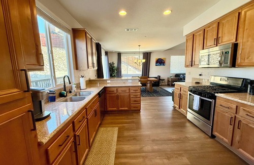 Big Bear House | Big Bear Getaway w/Central AC, Hot Tub & Game Room