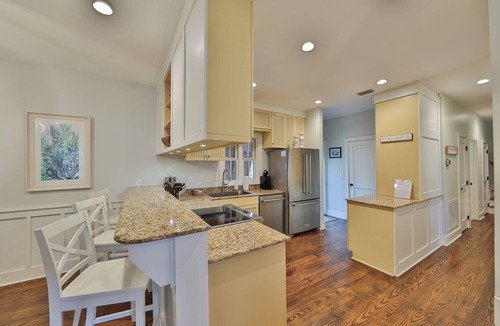 Seacrest House | Bikes & beach gear in shed! Quick walk to community pool & beach access.