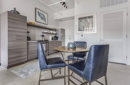 Virginia Highland Apartment | Blue Lagoon Loft by Atlanta Luxury Rentals