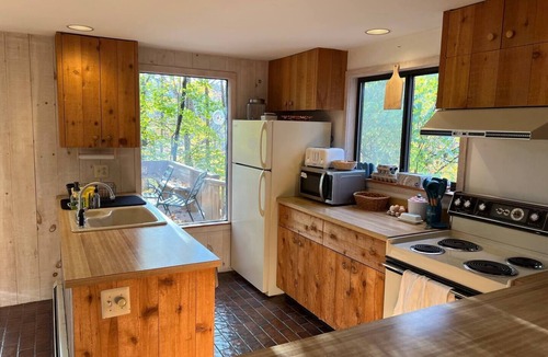 Stratton Mountain Cottage | Bluebird - Large cottage for all season getaway