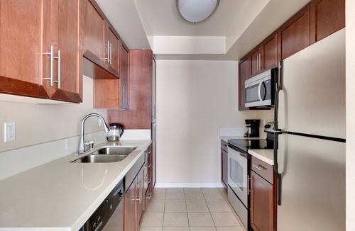 Rancho Palos Verdes Apartment | Blueground | Rancho Palos Verdes, pool, nr Point Vicente Lighthouse