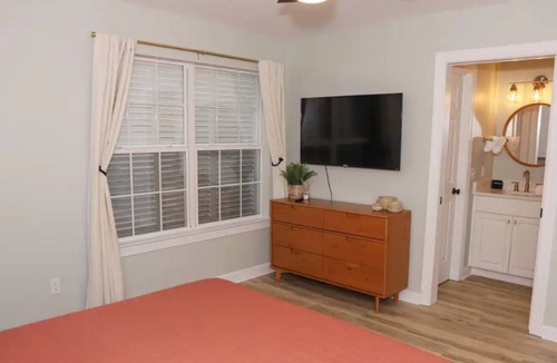 Kiska Beach House | Boho Beach Bungalow 2 BR w/ Ocean Views!