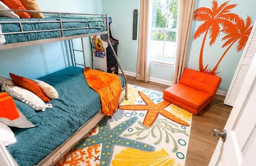 Bradenton House | Bradenton Home Near Anna Maria Island - Pool, Hot Tub & Game Room
