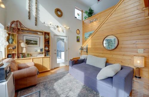 Diamond Ridge House | Bring Your Pets! Secluded Homer Escape w/Deck