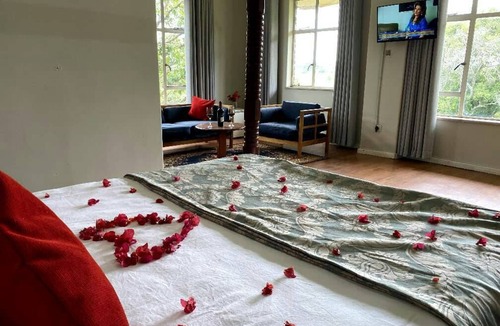Juliasdale Hotel | Brondesbury Park Hotel