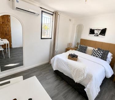 Victoria Falls House | Budget Accomodation
