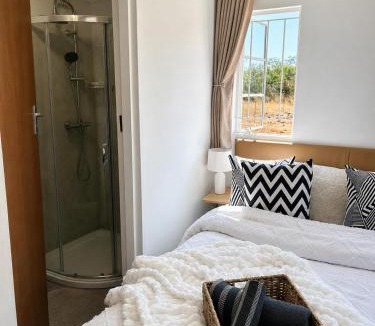 Victoria Falls House | Budget Accomodation
