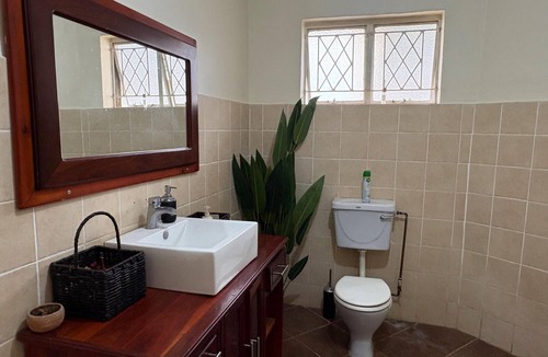 Harare House | Budget Double Room Mt. Pleasant Heights - 2379