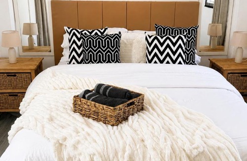 Victoria Falls House | Budget Stay