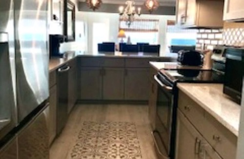Destin House | BUILT ON THE SAND! STEP OUT UR BACK DOOR ONTO YOUR OWN EXCLUSIVE PRIVATE BEACH!
