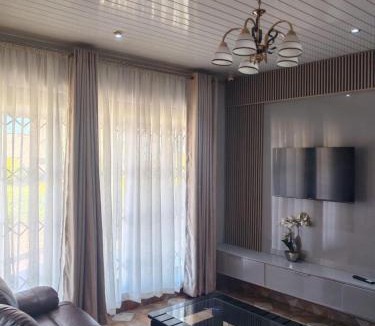 Bulawayo House | Bulawayo Bliss - Cozy 3 Bedroom House