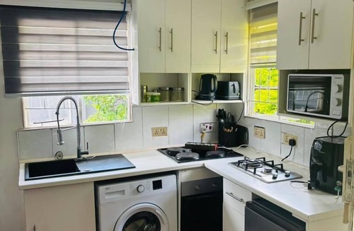 Kwekwe Apartment | Cabin in The Garden – Kwekwe - 2369