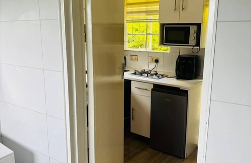 Kwekwe Apartment | Cabin in The Garden – Kwekwe - 2369