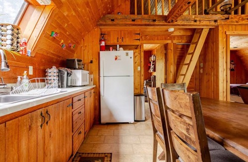 Montgomery Center Cabin | Cabin in the Woods VT - Discount Jay Peak Lift Tix
