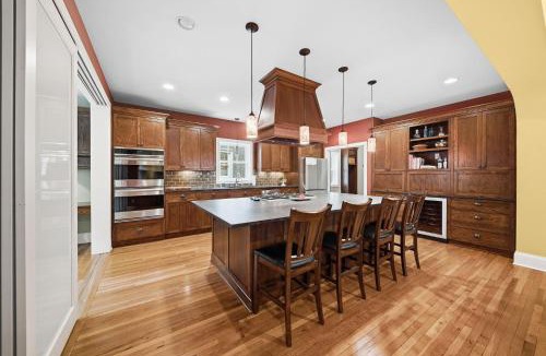 Linden Hills House | Casa Roja
