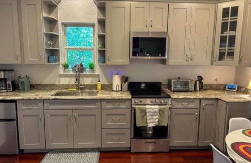 Alta Vista House | Central 1br 1ba SA Casita w full kitchen & patio