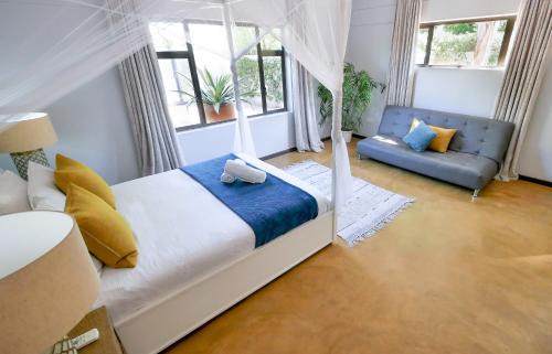 Victoria Falls Villa | Central, Peaceful, Victoria Falls Self Catering with Plunge Pool, sleeps 5