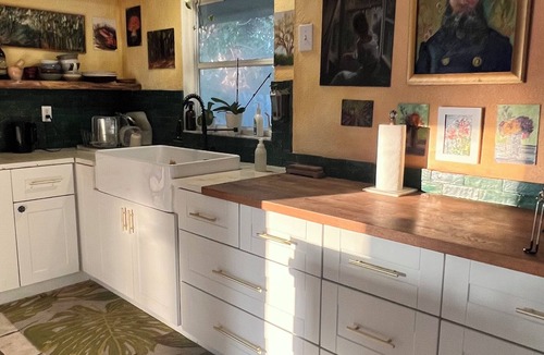 Gulf Gate Estates Cottage | Charming 2/2 artist cottage & private dock 5 minutes drive from the Siesta Key