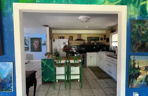Gulf Gate Estates Cottage | Charming 2/2 artist cottage & private dock 5 minutes drive from the Siesta Key