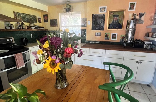 Gulf Gate Estates Cottage | Charming 2/2 artist cottage & private dock 5 minutes drive from the Siesta Key