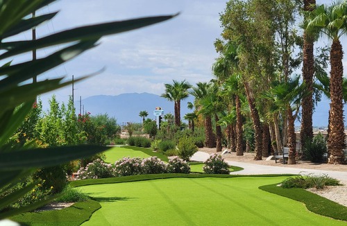 Coachella Cottage | Charming 2-bedroom cottage in Coachella with AC, Great Amenities. No pets