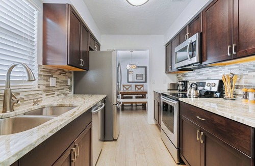 Arlington Park House | Charming 2-bedroom house in lovely Sarasota with AC, WiFi