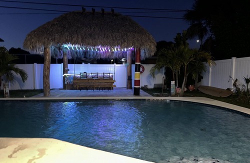 Cocoa House | Charming 3-bedroom house in delightful Cocoa with AC