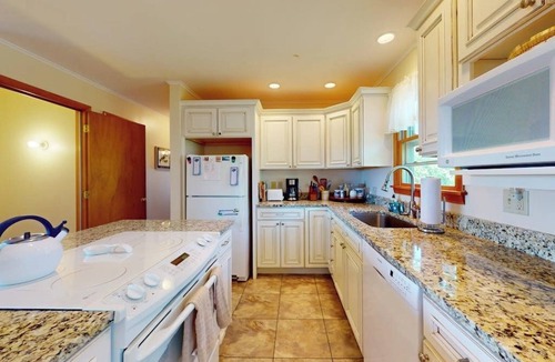 Castine Cabin | Charming abode with water views, updated kitchen, & internet - dog-friendly