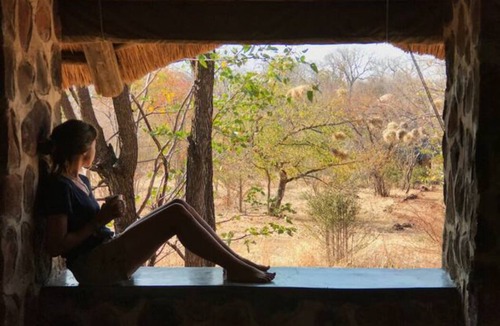 Victoria Falls Apartment | Charming Bush chalet 4 on this world renowned Eco site 40 minutes from Vic Falls Fully catered stay - 1984