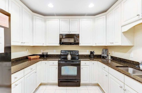 Sun Ridge Condo | Charming condo near the pool with hot tub & tennis