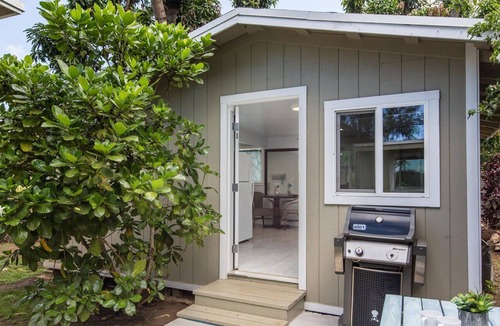 Waialee Cottage | Charming Cottage across the street from beach and walking distance to Haleiwa!