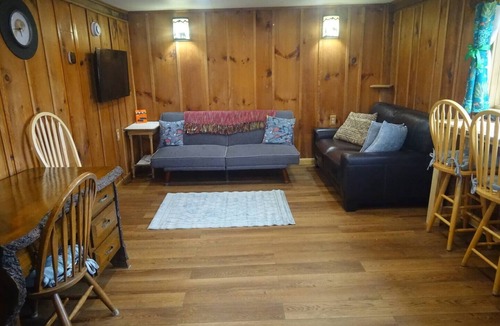 Roxbury House | Charming farmhouse on 200+ acre horse farm and wildlife rehabilitation facility