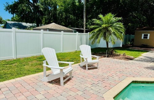 Pine Castle House | Charming pool house with 3-bedrooms with WiFi, AC in delightful Orlando location