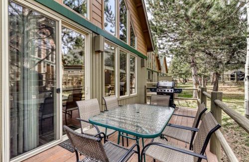 Redmond Ski Chalet | Charming resort home with fireplace deck gas grill and gas stone fireplace