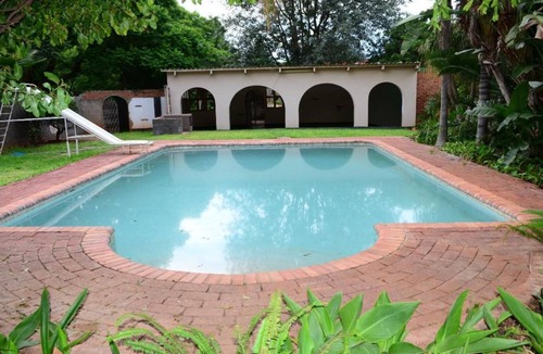 Bulawayo House | Charming Victorian Guesthouse just 1km from City Center!