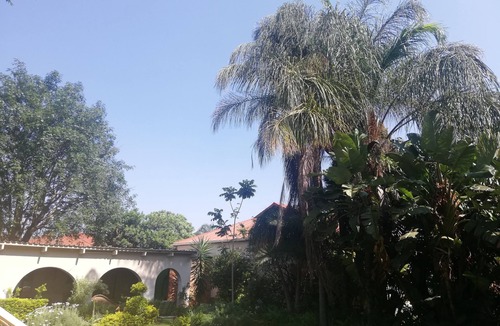Bulawayo House | Charming Victorian Guesthouse just 1km from City Center!