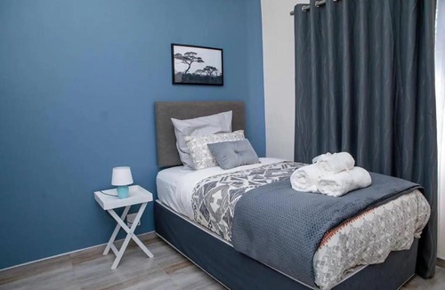 Bulawayo Apartment | Chic Modern House on Neasden - 2085