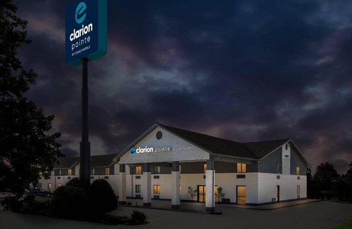 Turners Hotel | Clarion Pointe Springfield Southeast