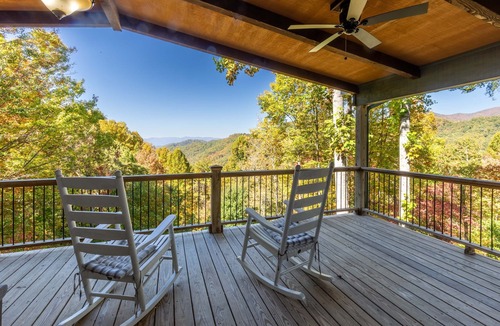 Bryson City Ski Chalet | Clingmans View Chalet-Mountain Views - Hot Tub - Fire Pit - 4WD-AWD