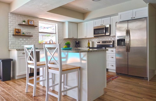 Southgate House | Close to Beaches & Downtown w/Pool, Family Friendly