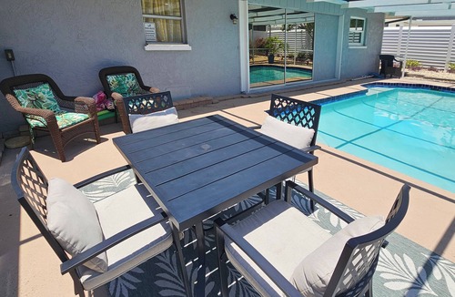 Southgate House | Close to Beaches & Downtown w/Pool, Family Friendly