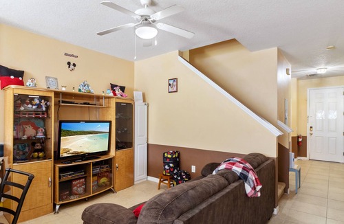 Crestwynd Bay House | Close to Disney! Family-sized villa & private patio space!
