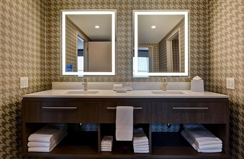 Florida Central Atlantic Coast Hotel | Comfort and Relaxation! Kitchenette, Swimming Pool, Pet-friendly Property!