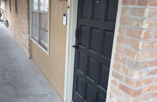 Northwest Los Angeles Heights Condo | Comfy & Cozy 1-bedroom condo in San Antonio with AC and Wifi