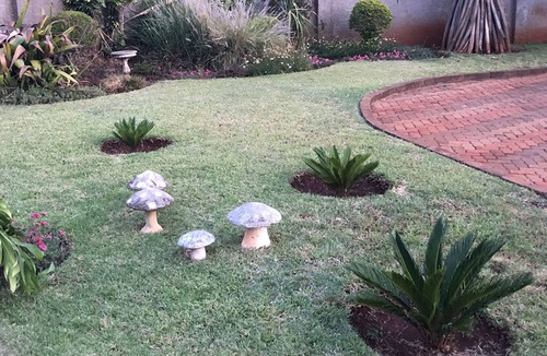 Glen Lorne Cottage | Compact neat 2 bedroomed cottage with beautiful decor. Home away from home